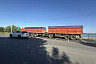 На парковке для легковых автомобилей у городского пляжа заметили большегрузы