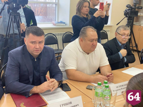 Саратовским врачам поставили в пример стюардесс 