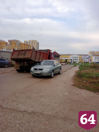 В Саратове дети ходят в школу по бесхозной дороге в «ужасном состоянии» 