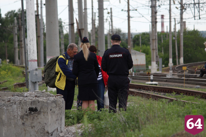 В Саратове за переход железной дороги в запрещенном месте наказали 16 человек