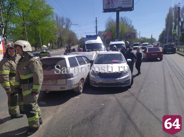 В крупной аварии на Стрелке ранены 3 человека