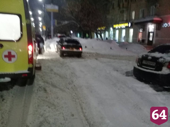 В Саратове автоледи потеряла сознание и влетела в сугроб