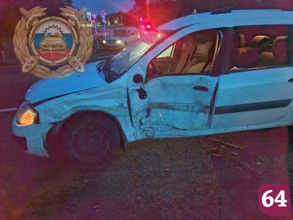 Водитель «Лады» разбился в ДТП под Энгельсом