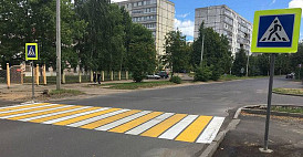 В Саратовской области лихач на «Мазде» едва не сбил пешеходов