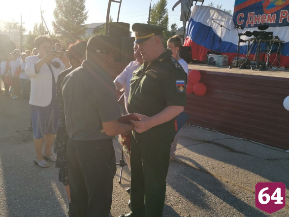 Родным погибшего на Украине воина вручили орден Мужества