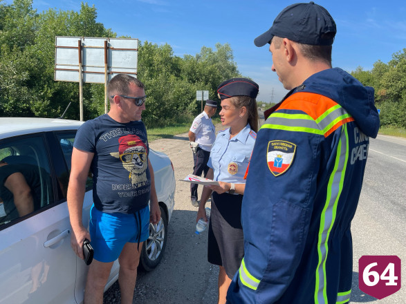 Саратовские автоинспекторы предлагали водителям выспаться 