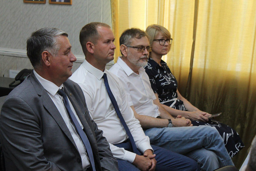 Глава Хвалынского района ушел в отставку