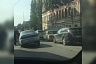 В центре Саратова легковушка провалилась в открытый люк