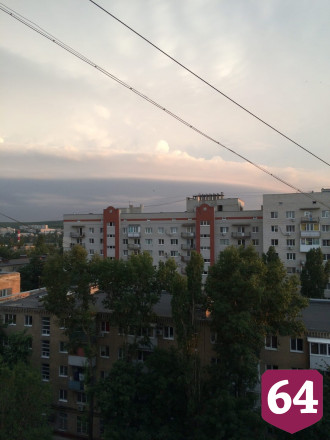 Жителей Саратова очаровало грозовое небо