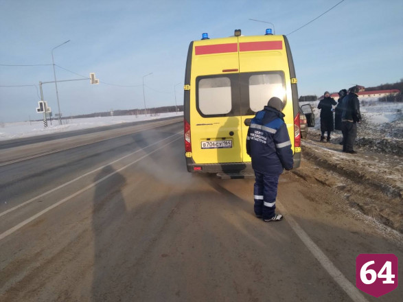 В аварии с такси под Саратовом разбилась водитель легковушки