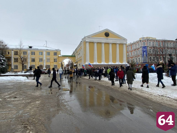 Участники митинга Навального штурмовали Саратовскую областную думу
