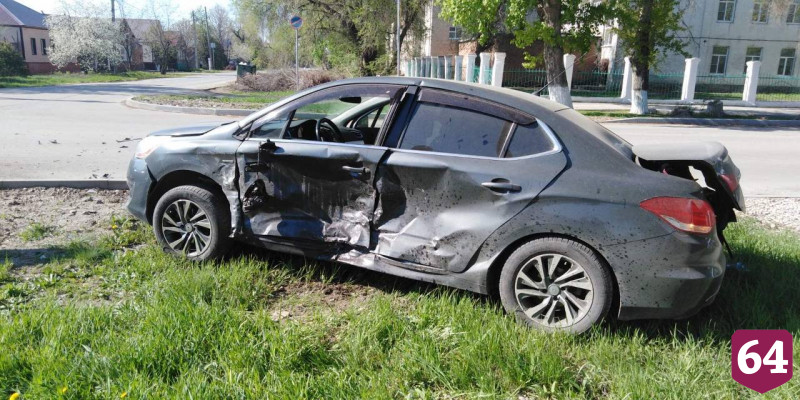 Водитель травмировал грудь в ДТП под Саратовом 