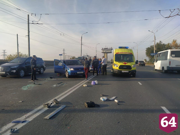 На мосту в дорожной аварии пострадала 5-летняя девочка
