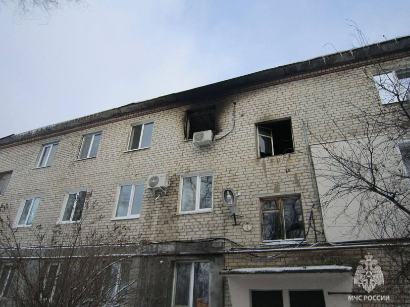 Из горящей квартиры под Энгельсом спасли пенсионерку