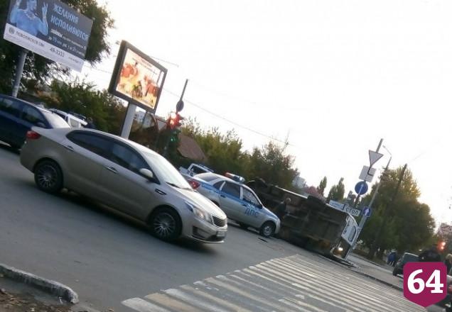 В Саратове «скорая помощь» перевернулась после ДТП 