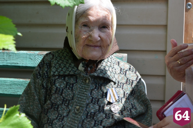 В Саратове 104-летняя долгожительница поддержала поправки в Конституцию