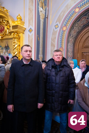 Саратовские святители упокоены в кафедральном соборе