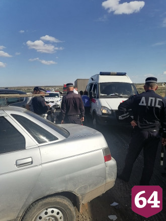 В массовом ДТП на саратовской трассе ранены трое