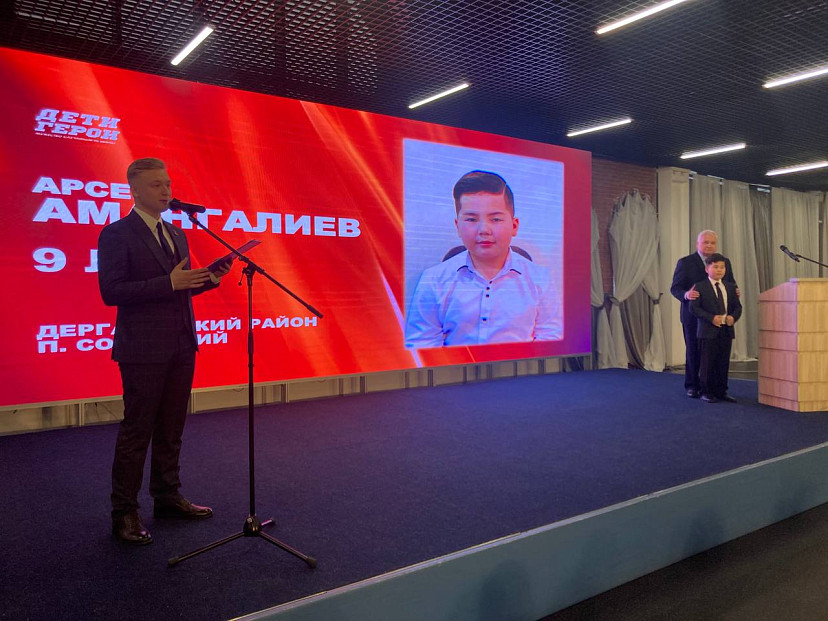 Саратовский школьник спас от смерти друга на катке