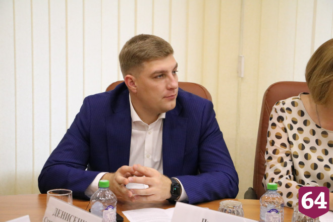 Молодой саратовский учитель рассказал о зарплате в 53 тысячи рублей 