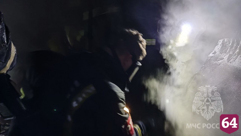 В Саратове из горящего дома эвакуировали 45 человек