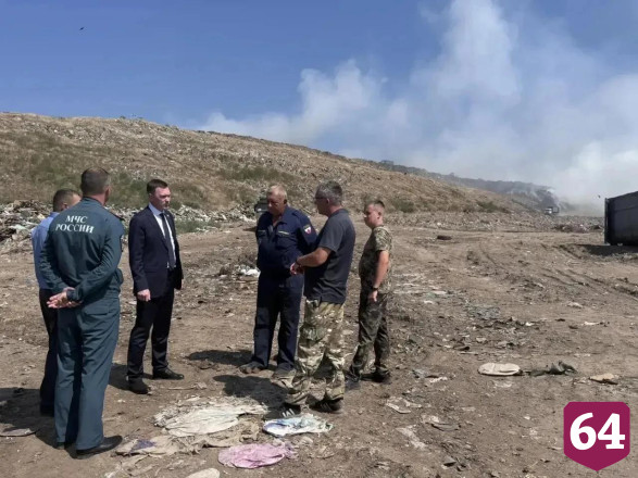Площадь тушения на мусорном полигоне в Энгельсе уменьшилась на треть 
