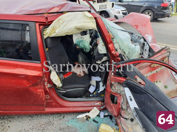 В Саратове у кафе «Феро» произошло смертельное ДТП