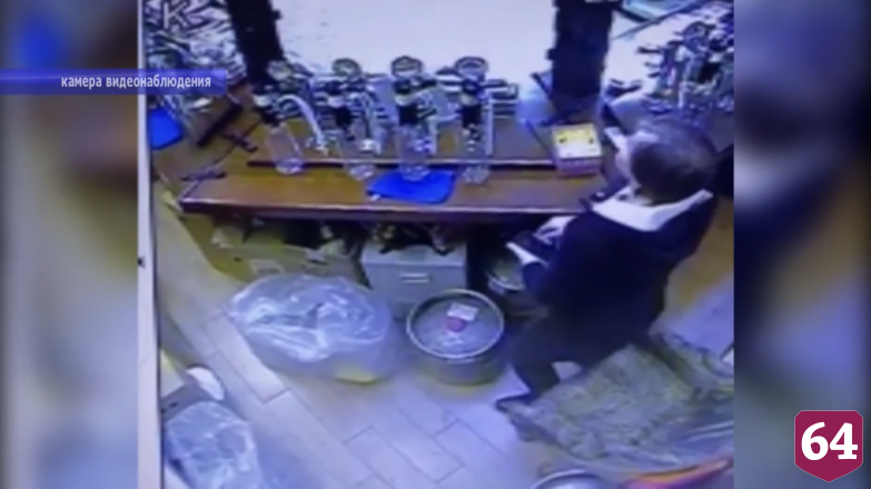 В Саратове студентка пыталась помешать налетчику ограбить пивной магазин