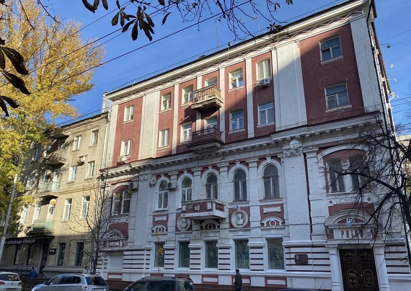 Дом с бюстом Пушкина в Саратове признали памятником архитектуры