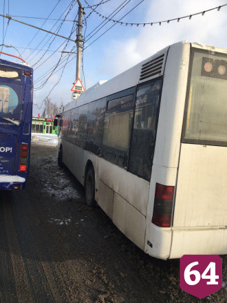 В Саратове автобус № 6 протаранил столб, ранено 11 человек