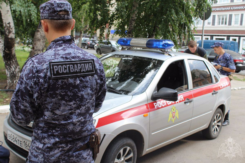 Угонщик разбил стекла в «Калине» и попался с поличным