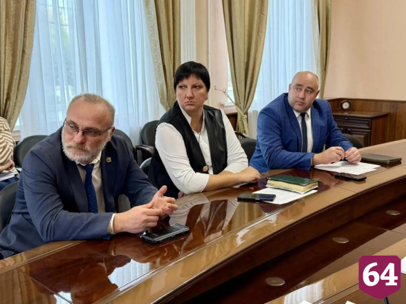 В Энгельсском районе привели в порядок три кладбища 