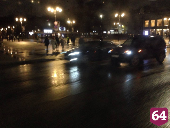 В центре Саратова сбили двух женщин и ребенка