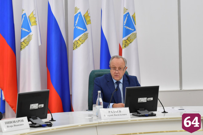 Радаев потребовал за 3 года решить вопрос с дефицитом учителей и медиков в отдаленных территориях