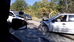 Три человека пострадали в аварии на Кумысной поляне