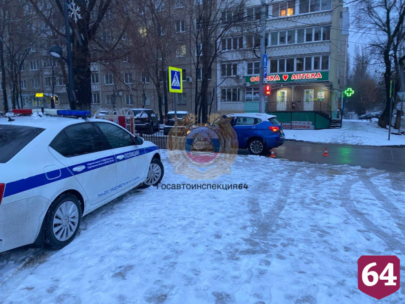 Автоледи на кроссовере сбила женщину в центре Саратова