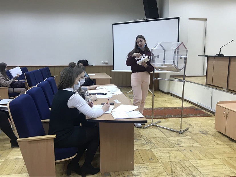 В Саратовской области квартиры получили 393 сироты