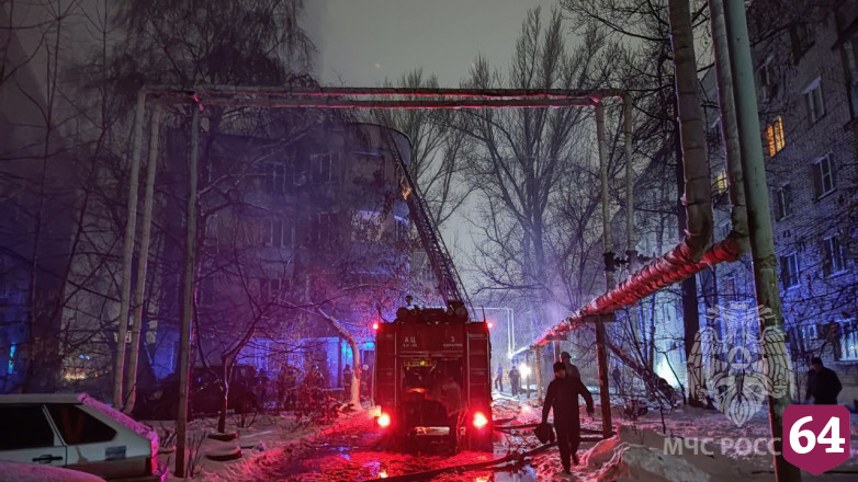 В Саратове из горящего дома эвакуировали 45 человек