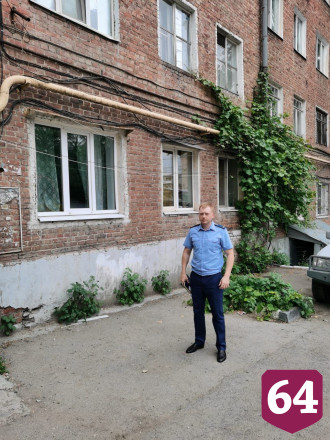 Из окна пятиэтажки в Саратове выпал 7-летний мальчик