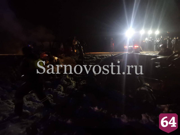 Три человека сгорели в ДТП под Саратовом