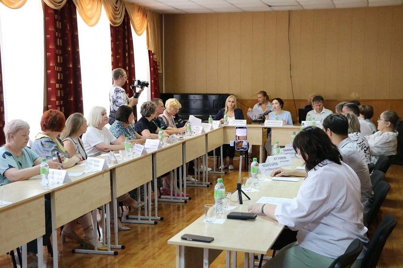 Депутатам рассказали о новом предмете в школах Саратовской области
