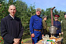 На саратовском фестивале самоваров кормили пловом и катали на ослике