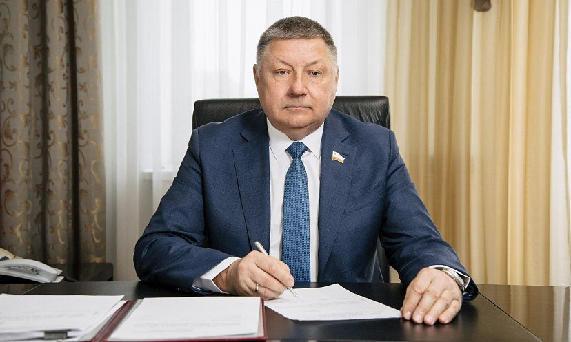 Спикер облдумы поможет с восстановлением поврежденных ураганом соцобъектов
