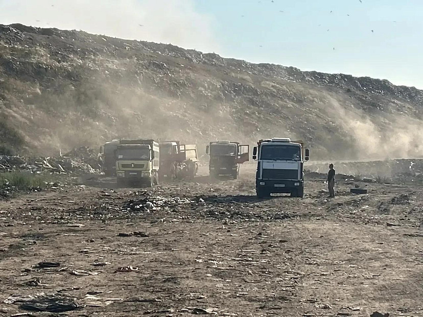 Жителям объяснили, почему энгельсскую свалку не тушат водой