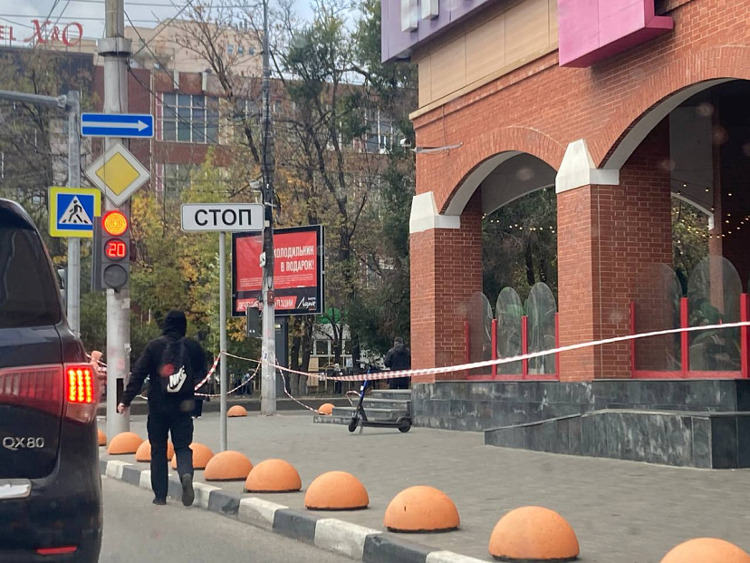 В Саратове из-за угрозы взрыва эвакуировали ТЦ