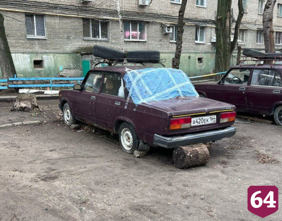 На улицах Саратова нашли еще два десятка брошенных автомобилей 