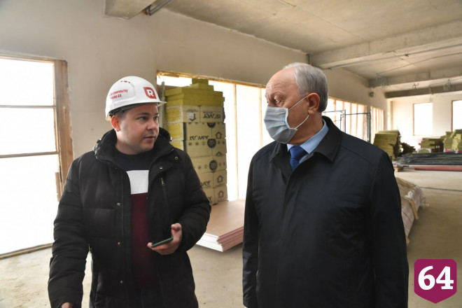 Губернатор потребовал вывести на стройку онкоцентра две тысячи человек 