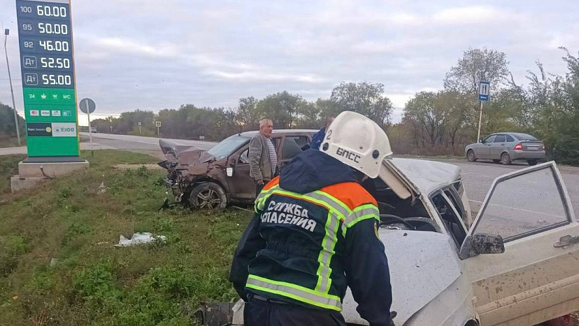 Водитель «Лады» разбился в ДТП под Саратовом 