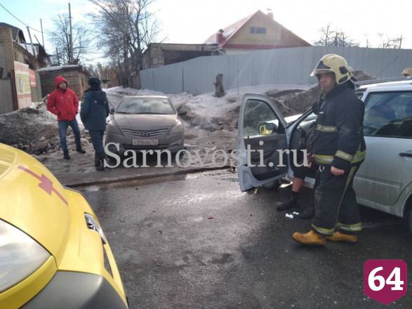 В массовом ДТП у кафе «Феро» покалечились мужчина и женщина