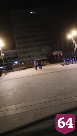 По центру Саратова гулял пьяный мужчина с пистолетом